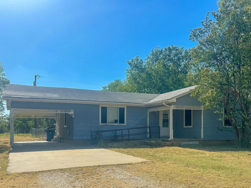 303 N Colorado Street, Whitney