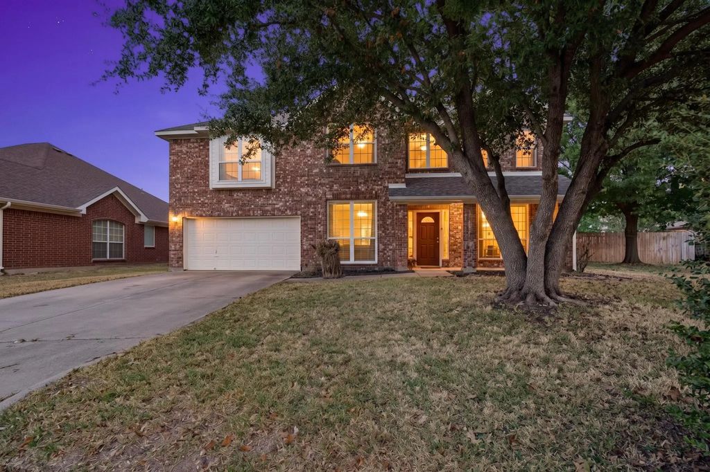 8417 Rock Canyon Court, Fort Worth
