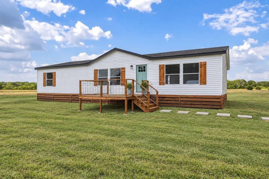 1085 County Road 4935, Trenton