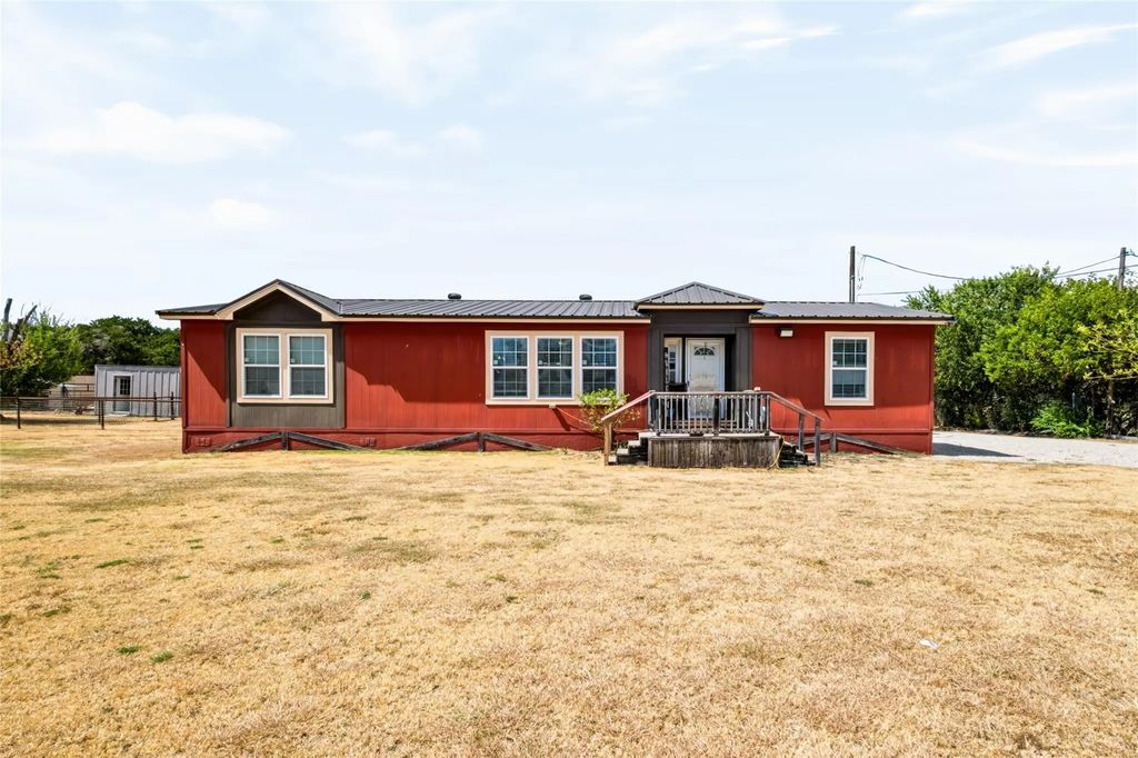 170 Western Lake Drive, Weatherford