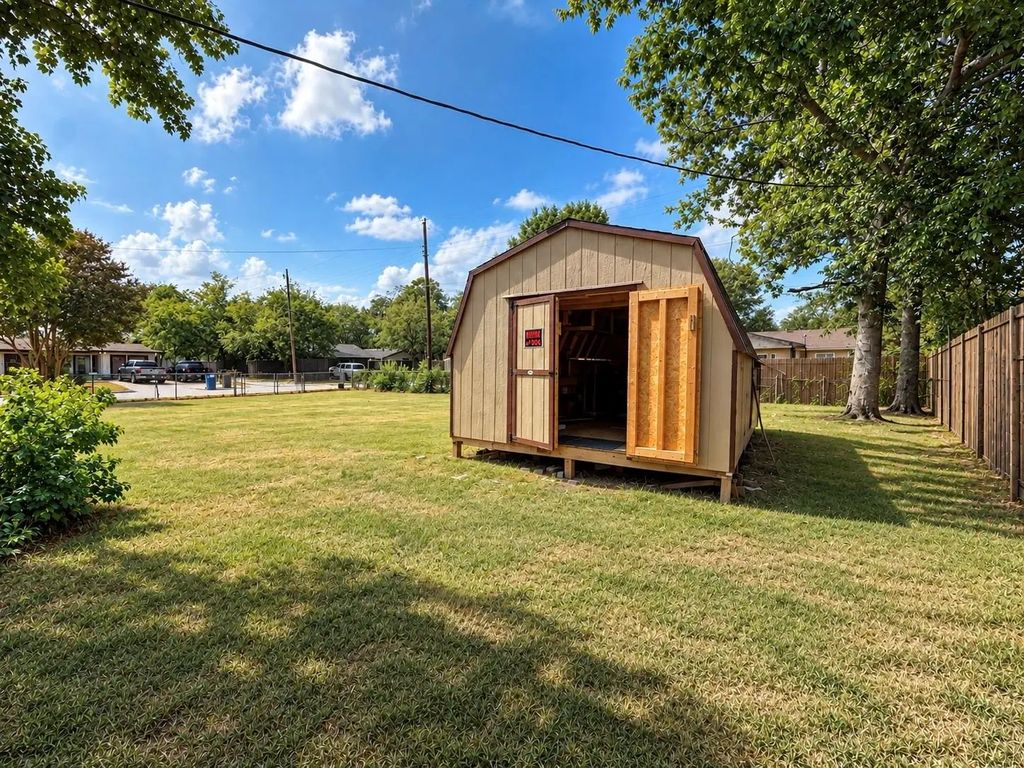 2921 Charles Drive, Garland