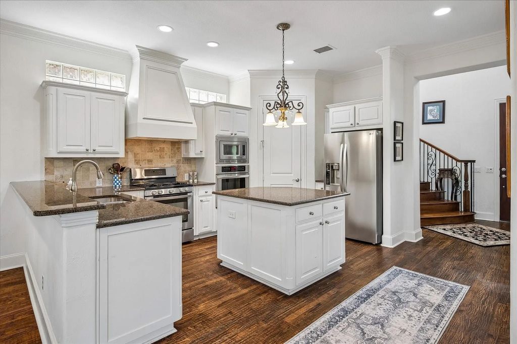 5936 Preston Gate Court, Dallas