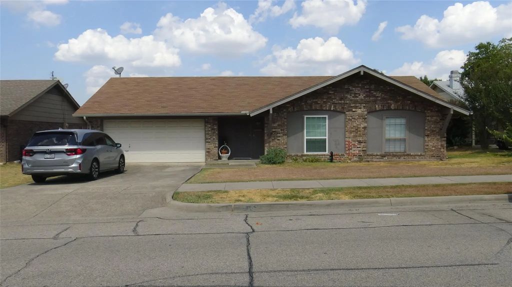 2107 Bordeaux Drive, Carrollton