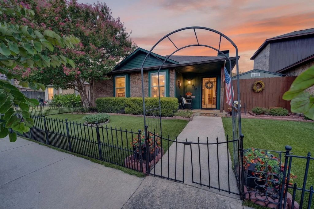 240 Dewey Court, Irving