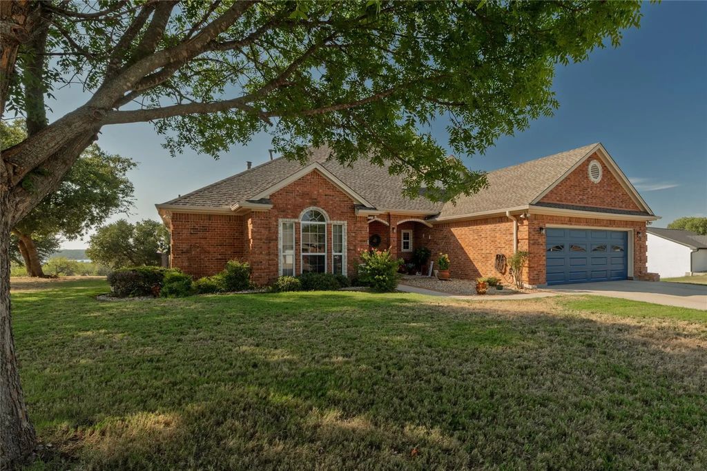115 Lakeview Drive 1, Runaway Bay