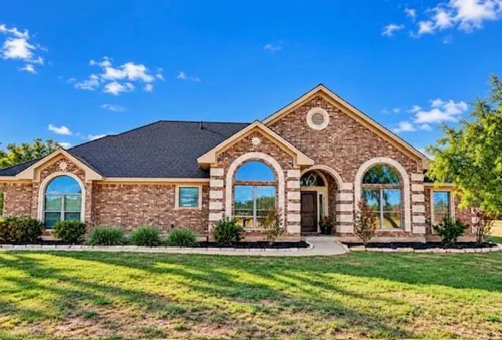 110 White Tail Drive, Tuscola