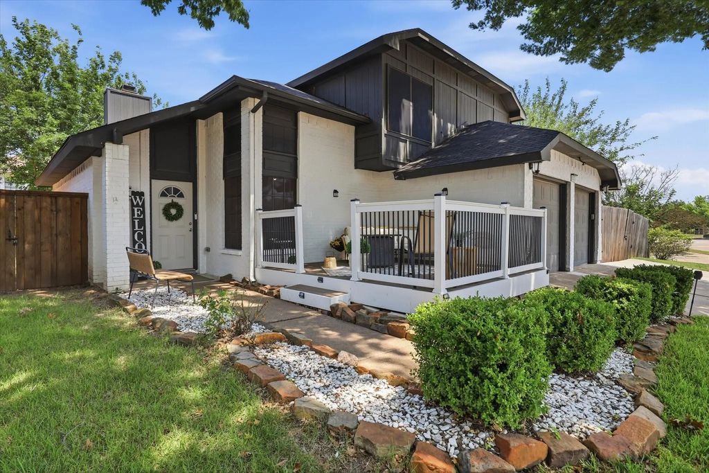5321 Pocassett Drive, Arlington