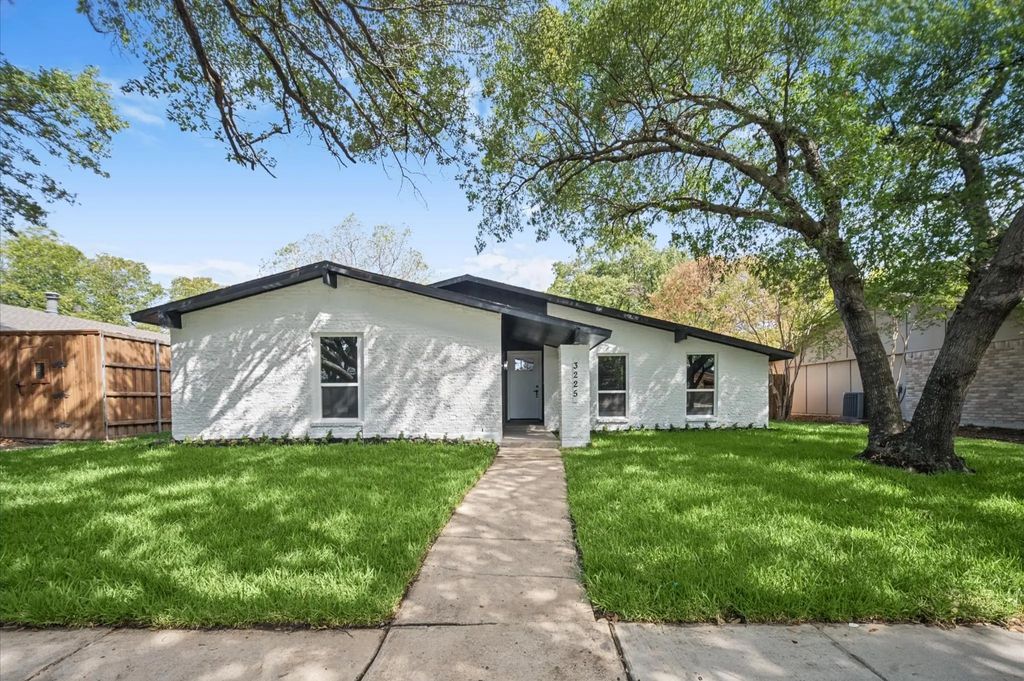 3225 Collins Boulevard, Garland