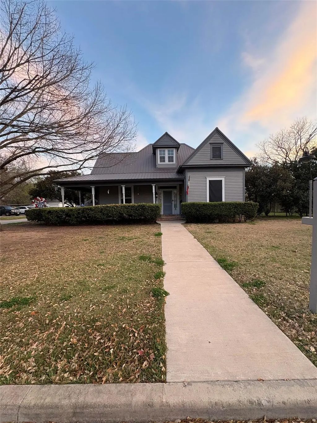 818 E Elm Street, Hillsboro