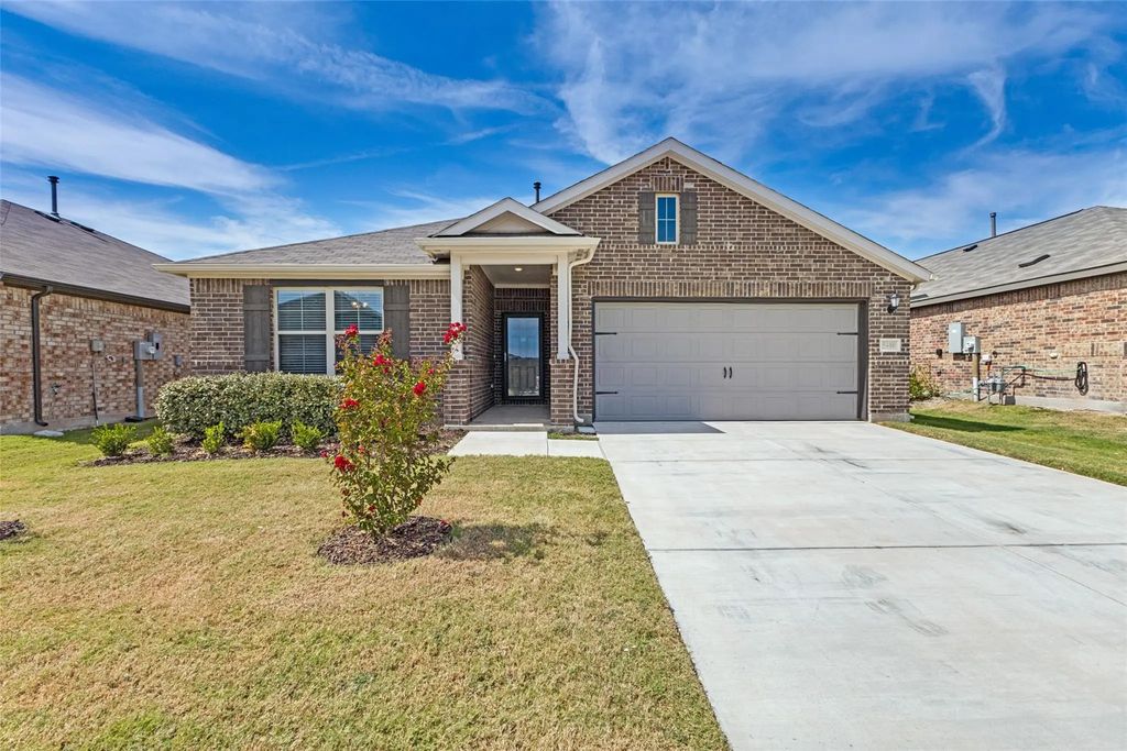 5400 Agalinis Avenue, Royse City
