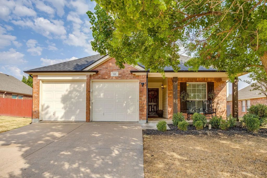 212 Bison Meadow Drive, Waxahachie
