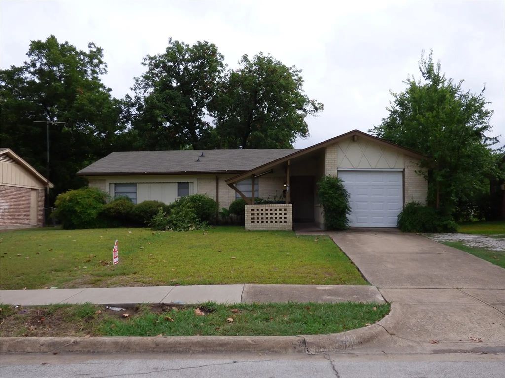 502 Moonlight Drive, Garland