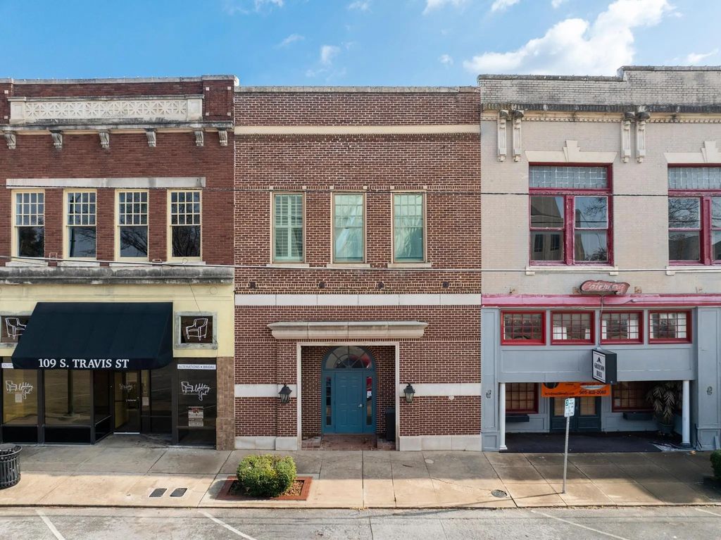 211 S Travis Street, Sherman