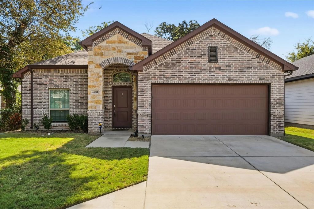 2404 Macon Street, Dallas