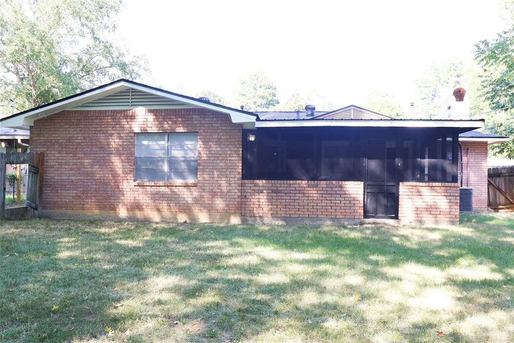 1143 Southland Park Drive, Shreveport