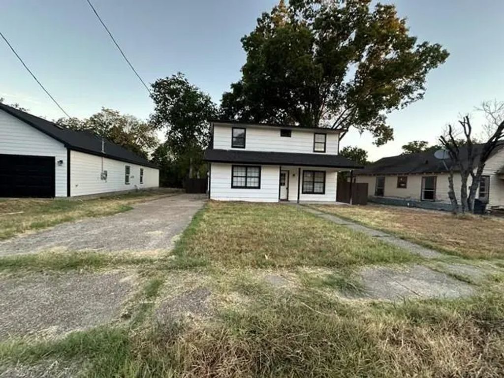 1312 E Collin Street, Corsicana