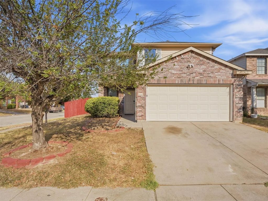 8101 Southern Pine Way, Fort Worth