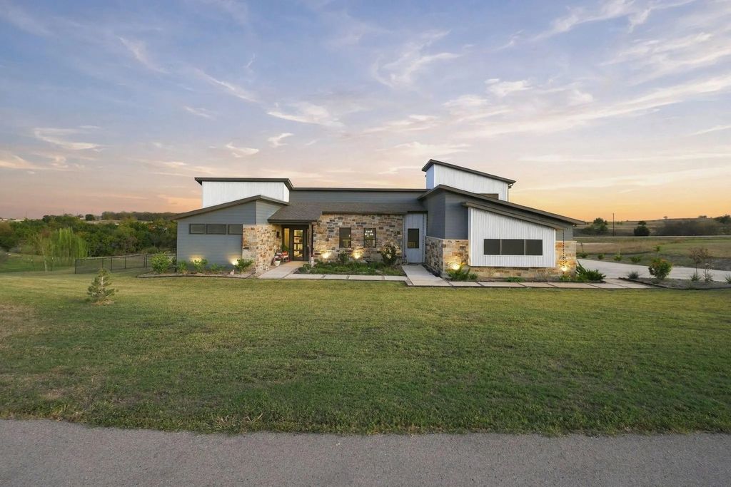 122 Nicholas Way, Decatur