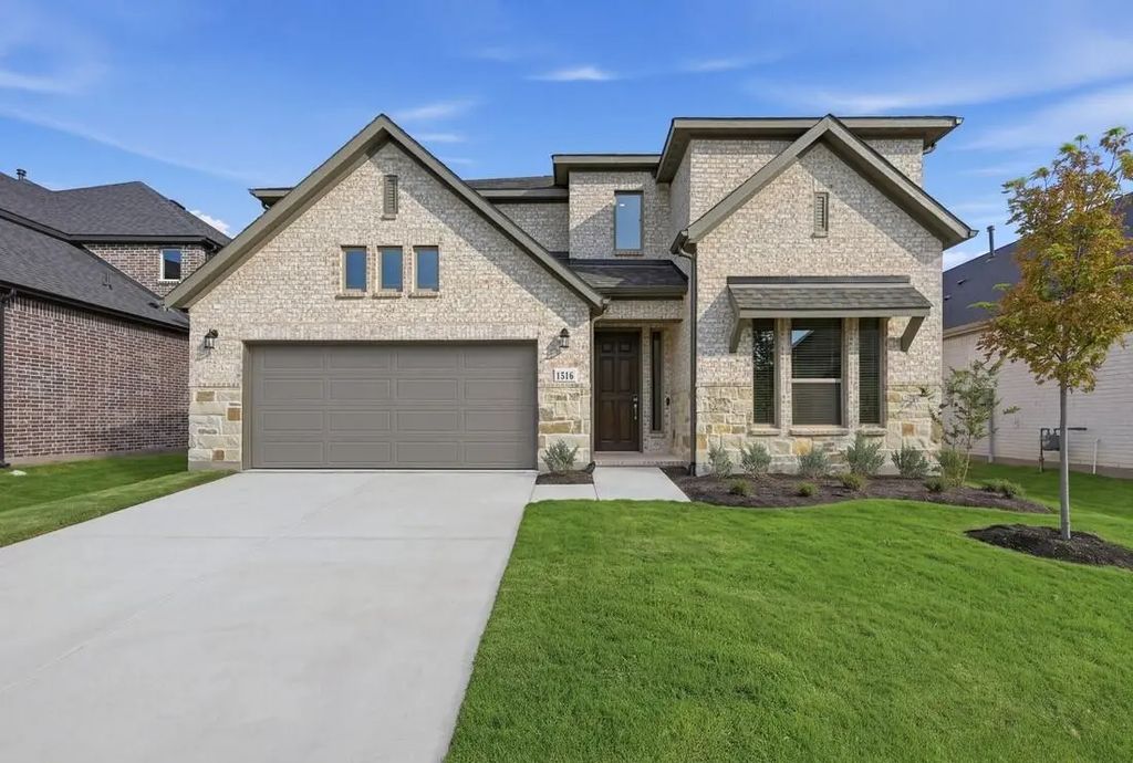 1516 Chestnut Gardens, Northlake