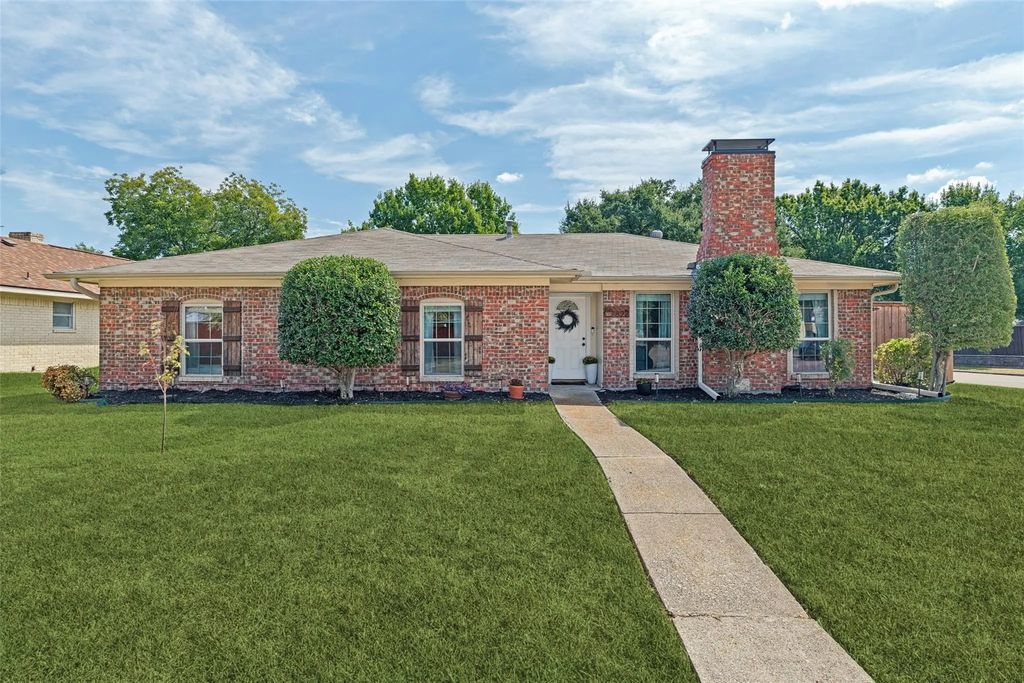 822 Century Park Drive, Garland