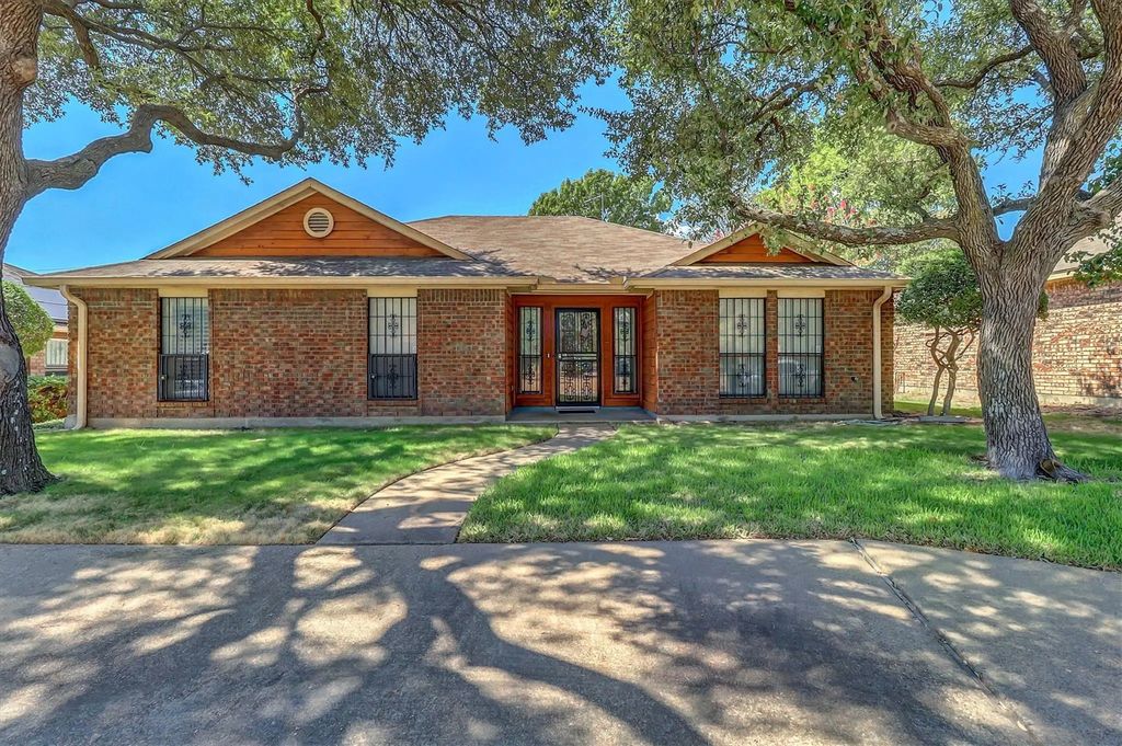 5235 Clover Haven Street, Dallas
