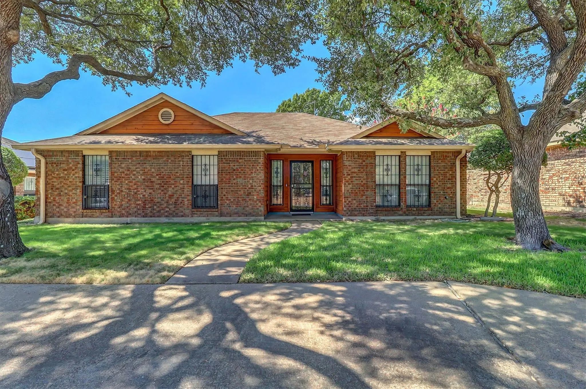 Photo of Listing #21392050