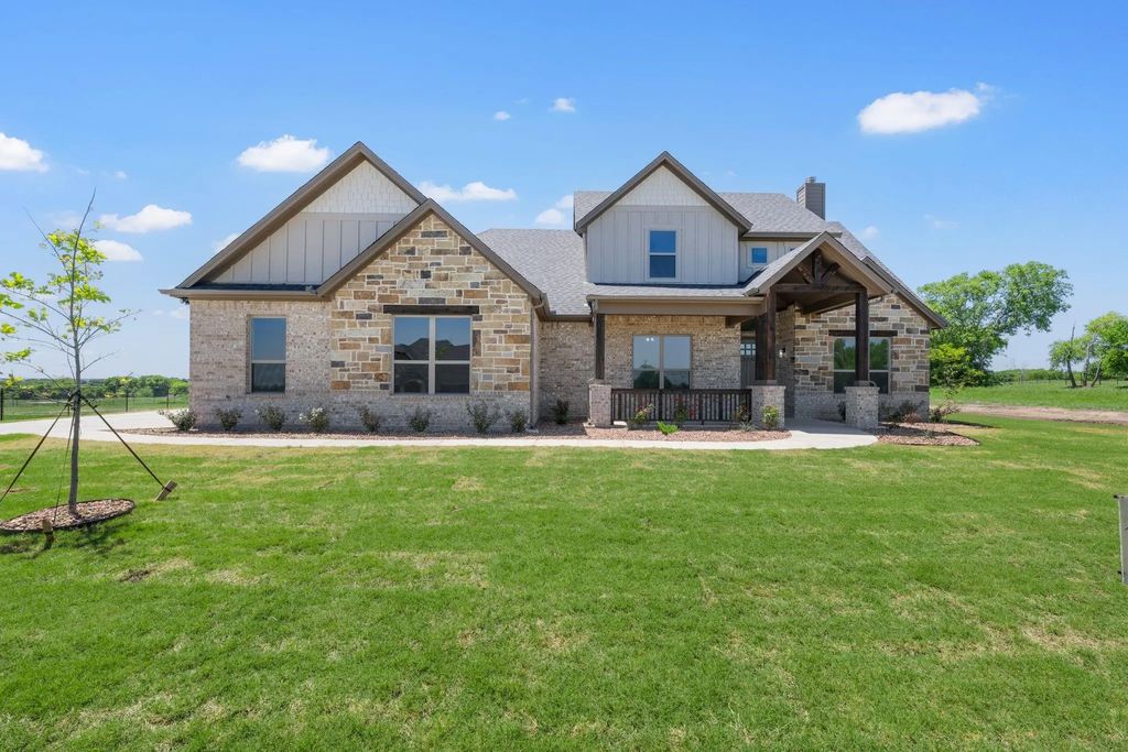 451 Paradise Ridge Drive, Waxahachie