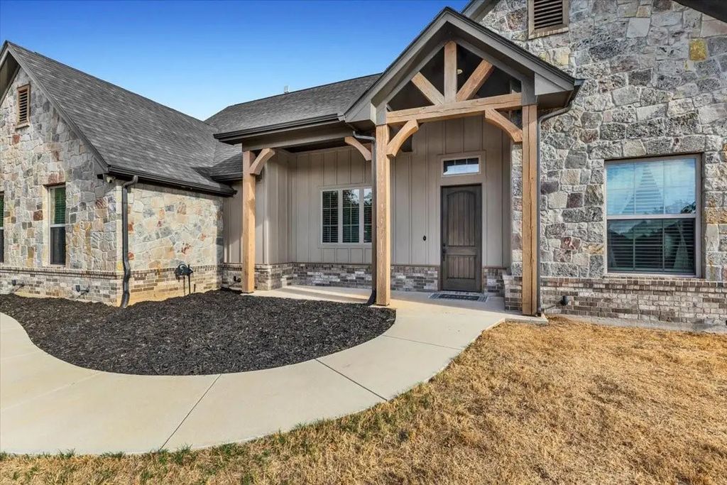127 Paradise Oaks Court, Paradise