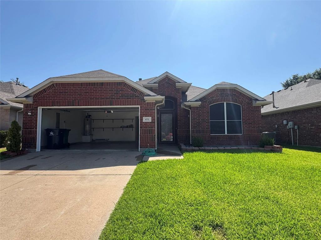 6711 Kinross Drive, Arlington