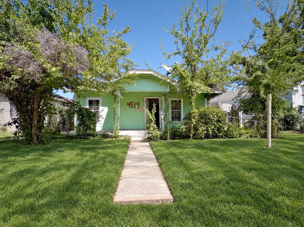 4514 Spring Garden Street, Dallas