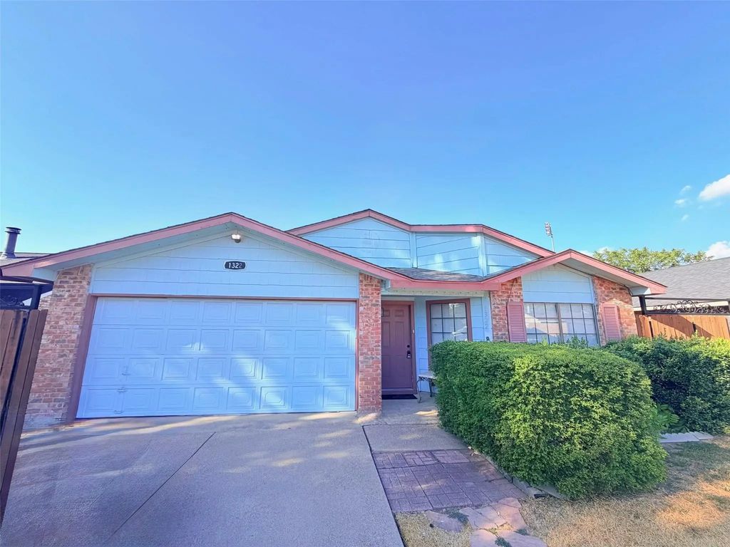 1322 Clark Trail, Grand Prairie