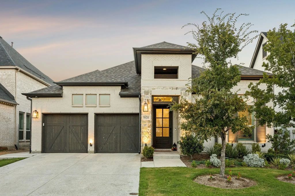 8424 Wembley, The Colony