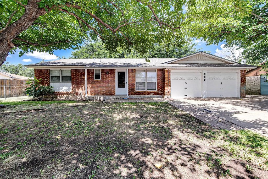 509 Branch Circle W, White Settlement