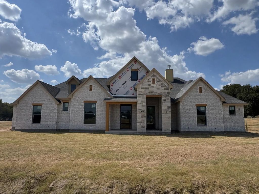 5009 Bluegrass, Azle