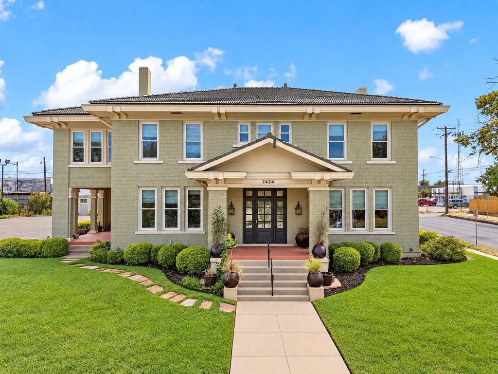 2424 Austin Avenue, Waco