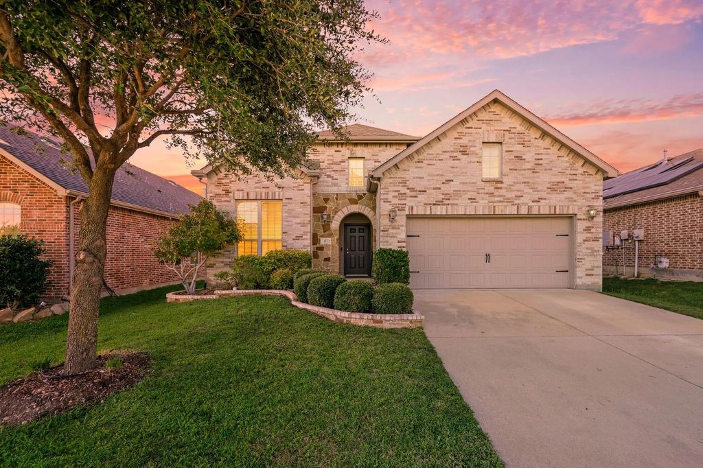 613 Ricochet Drive, Fort Worth