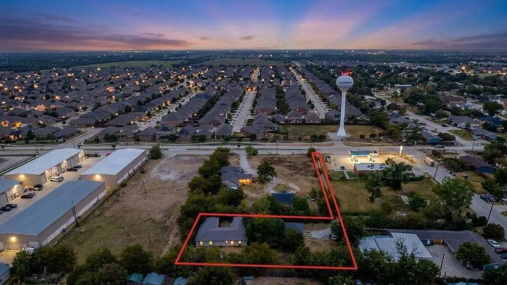 203d Kings Road, Hackberry