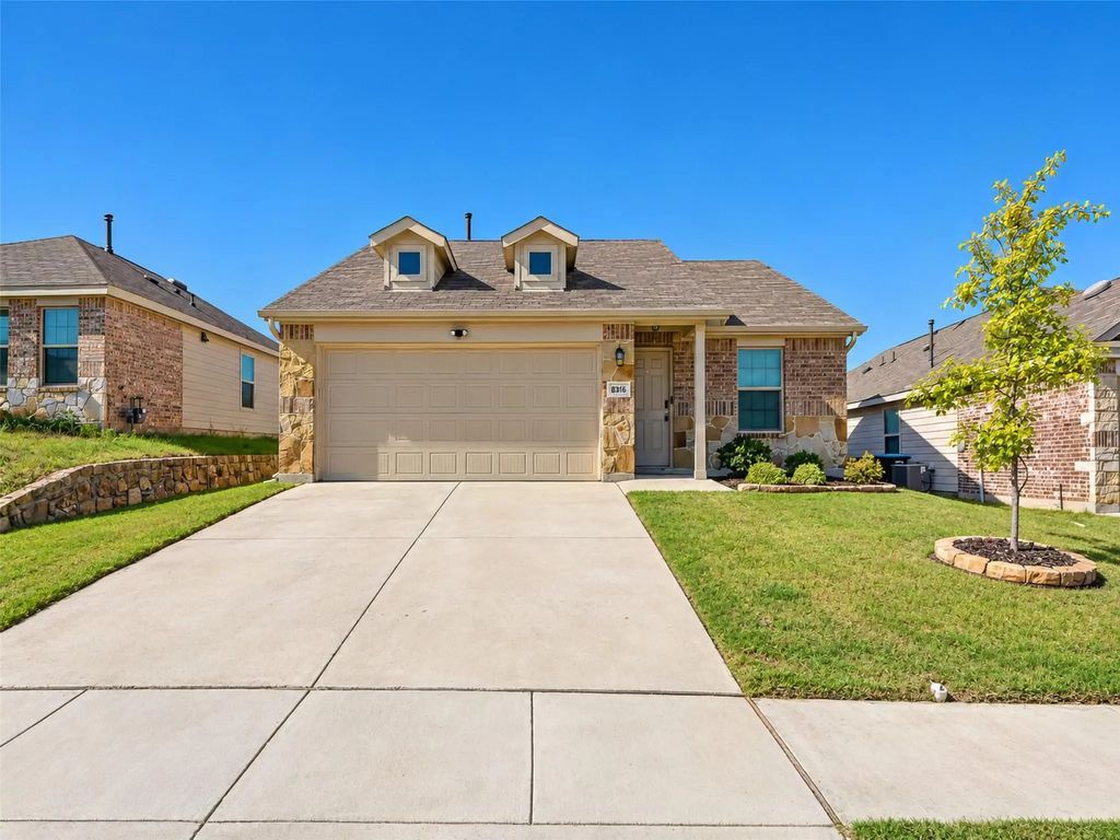 8316 Bell Ridge Lane, Fort Worth