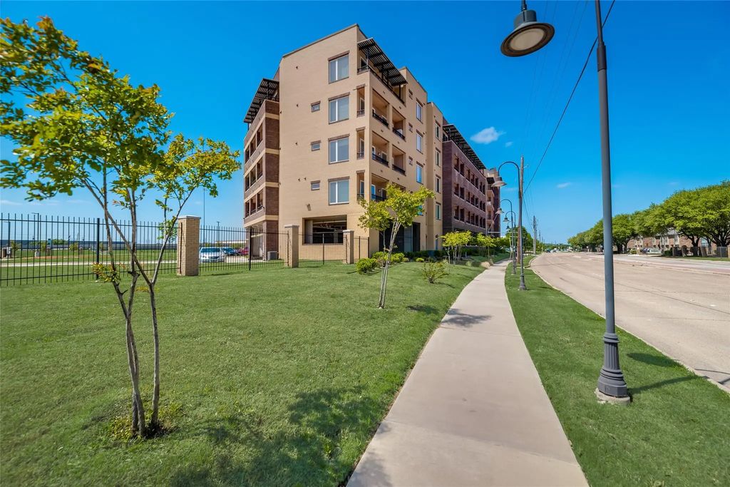 1220 W Trinity Mills Road 5003, Carrollton