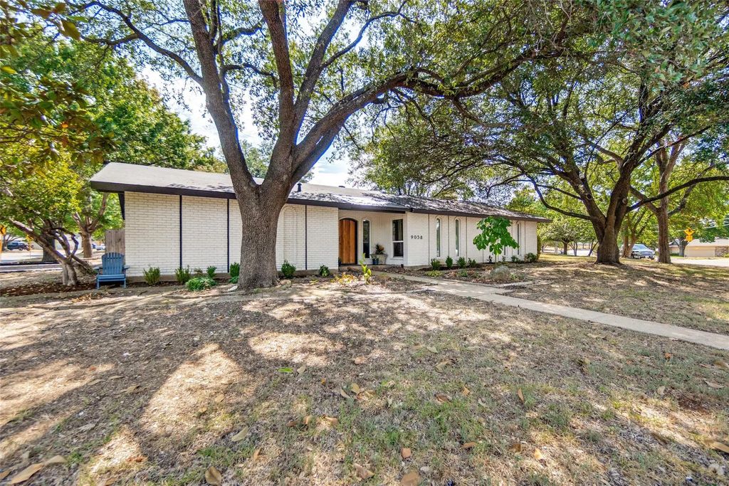 9038 Flicker Lane, Dallas