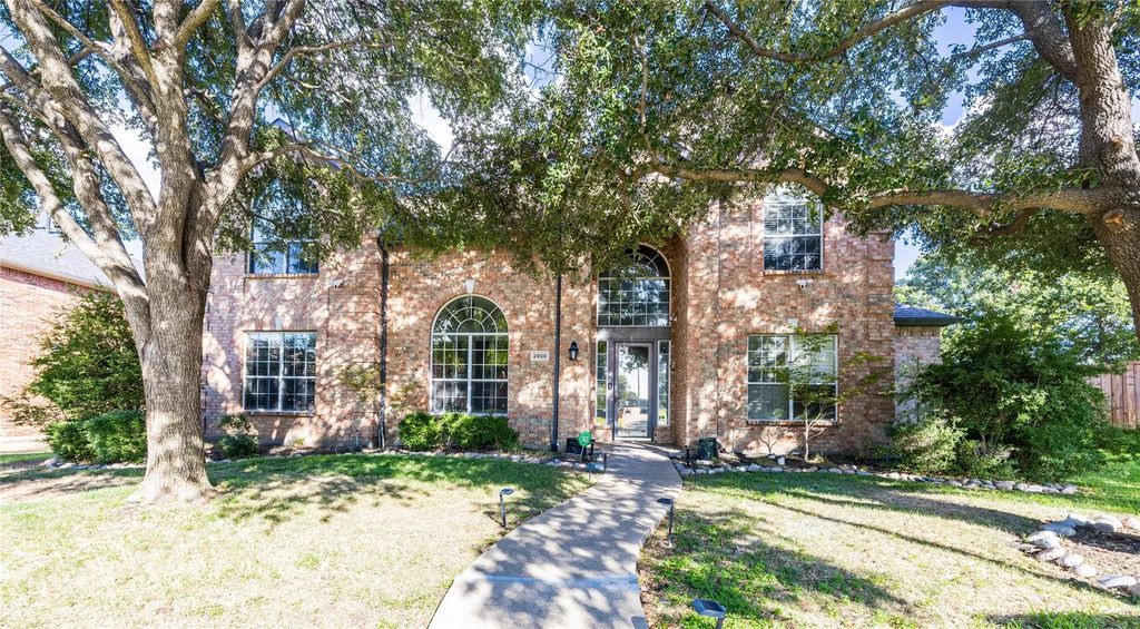 2800 Longtown Drive, Plano