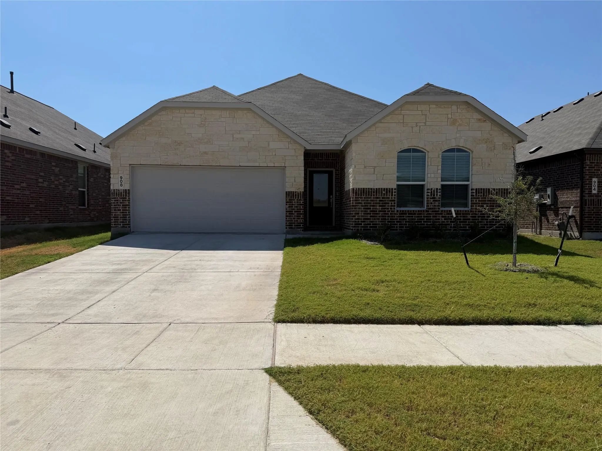 Photo of Listing #21393752