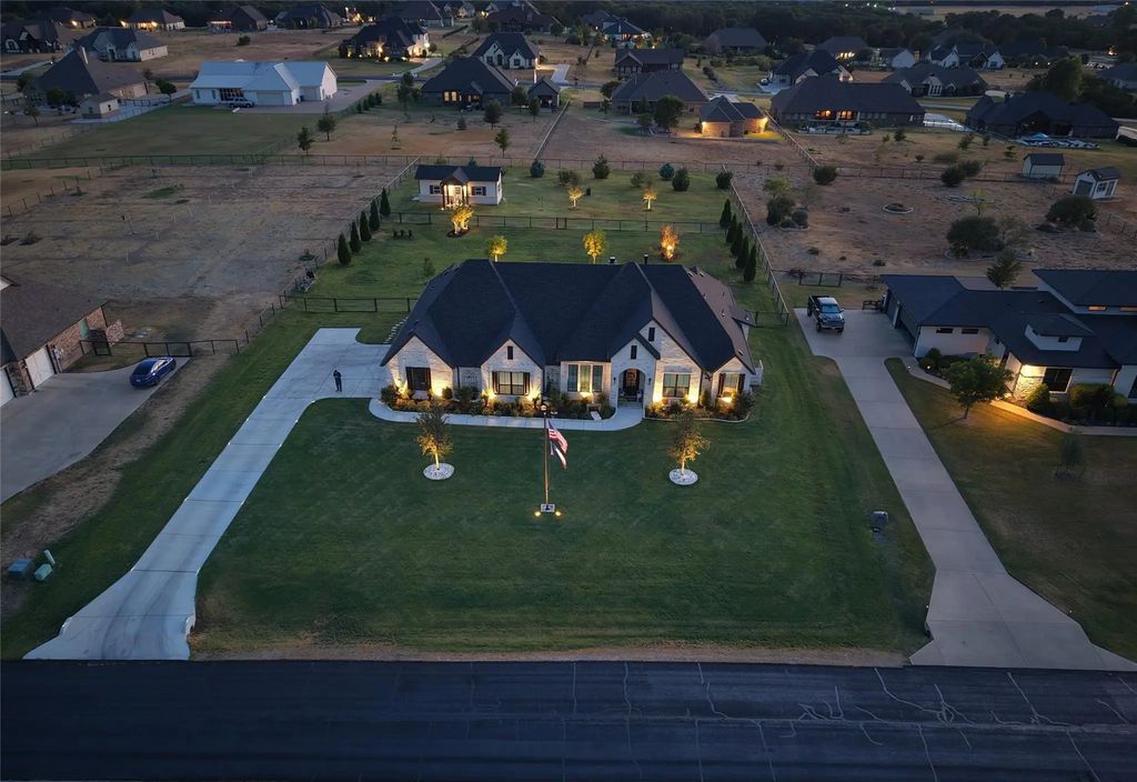 317 Kenyon Court, Granbury