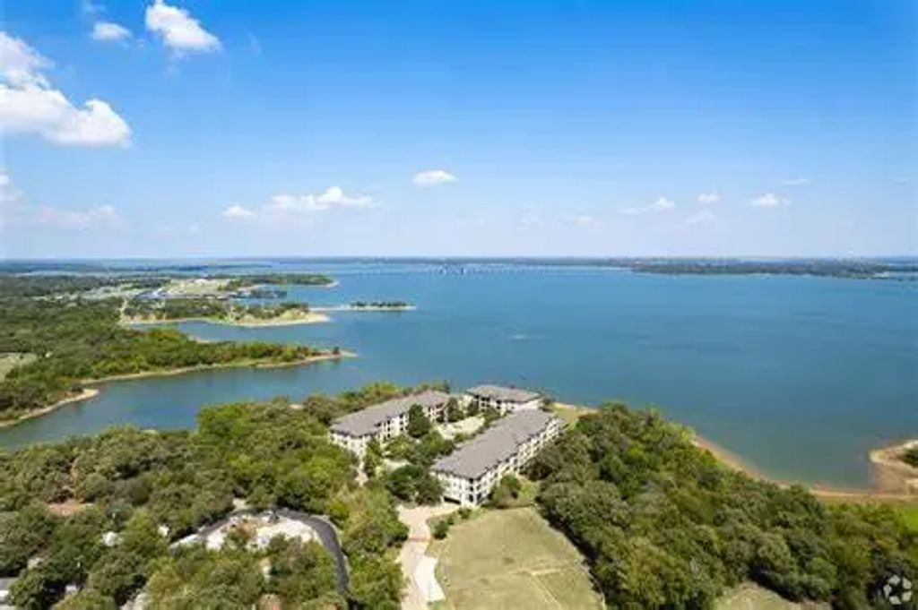 500 Waters Edge Drive 234, Lake Dallas
