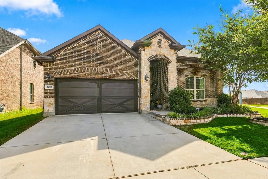 2027 San Marino Lane, Lewisville