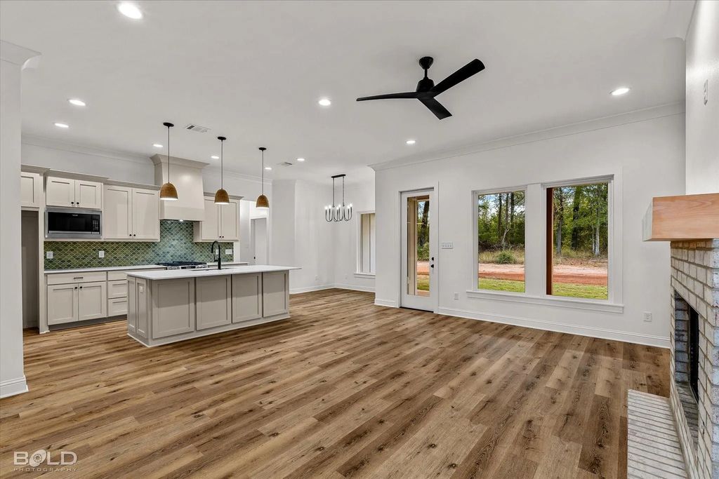 367 Ridge Drive, Stonewall