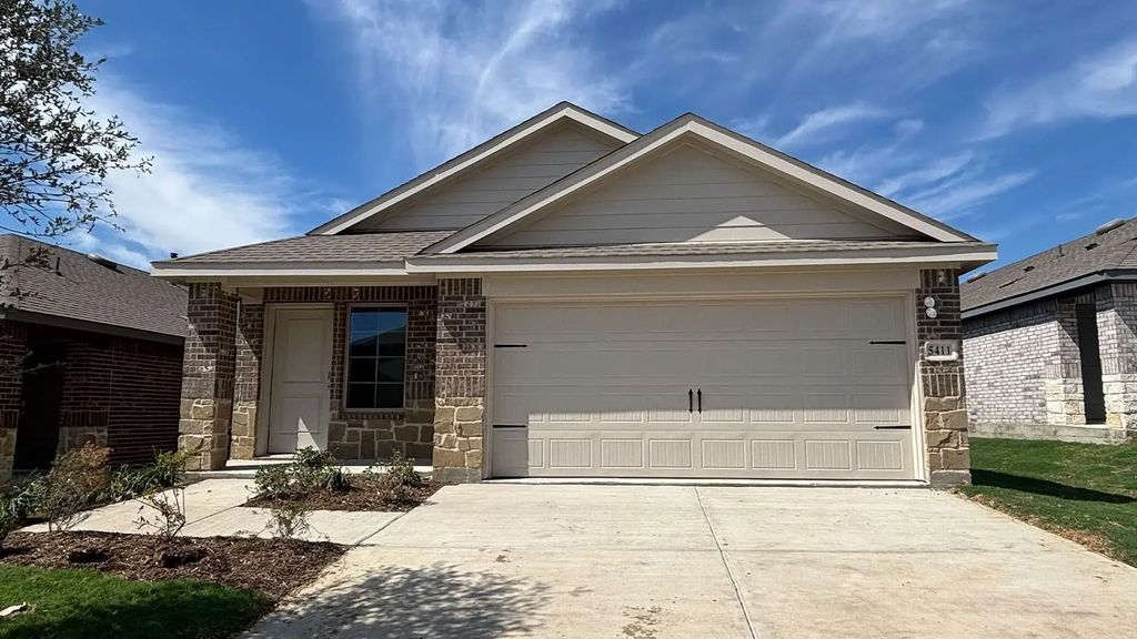 5411 Cormorant Grove, Crandall