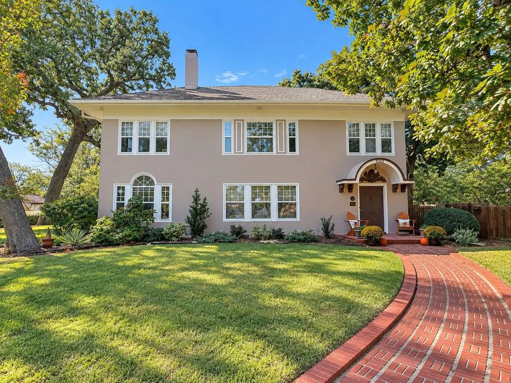 1023 W Oak Street, Denton