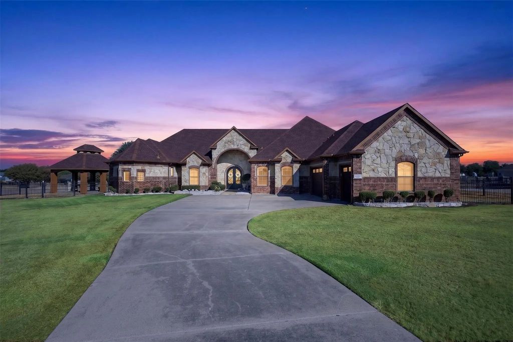 2521 Garrett Court, Cedar Hill