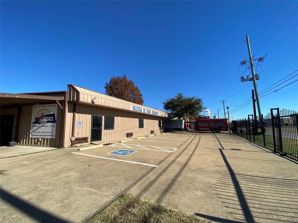 7041 Military Parkway, Dallas